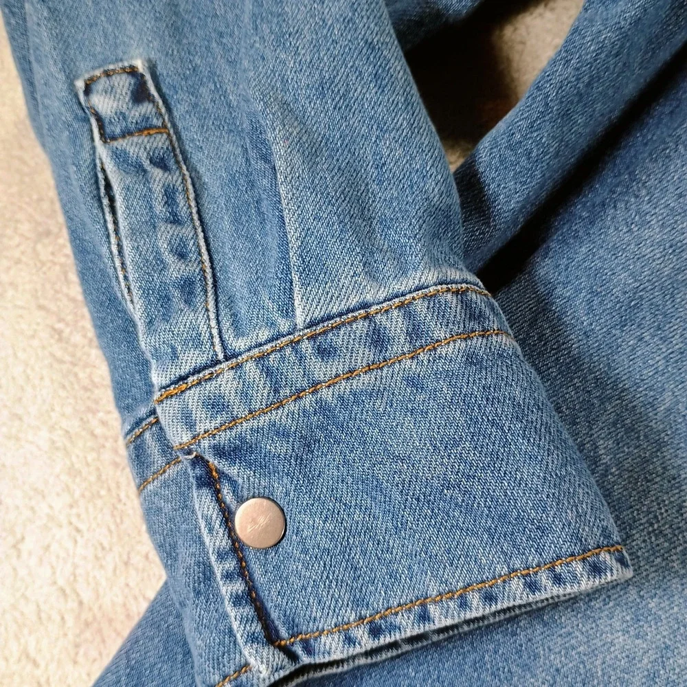 Free Assembly Womens Denim Snap Front Shirt Blue Large L 12-14 100% Cotton